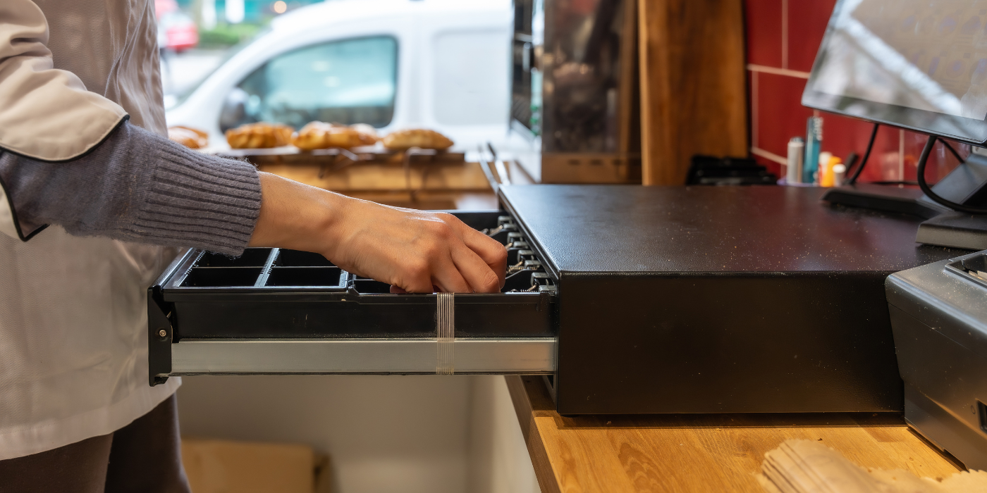 Do retailers still need cash drawers